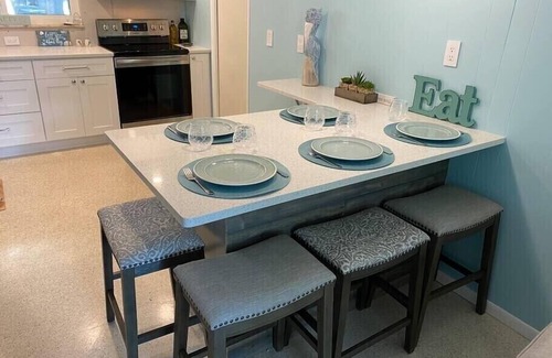 Englewood House | Beautiful House 🏖️ Newly Renovated Jan 2025😀Kayaks, Bikes,Beach Chairs,Fire Pit