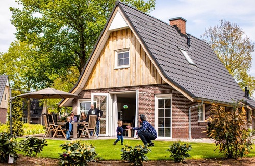 Hellendoorn Villa | Beautiful house with bubble bath, in natural surroundings