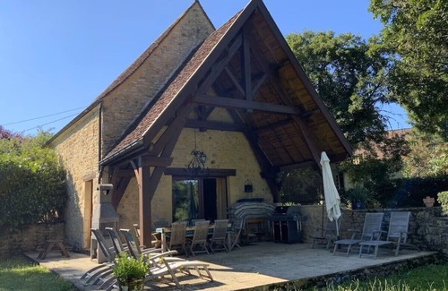 Bouzic House | Beautiful house with heated pool. Quiet location, close to attractions.