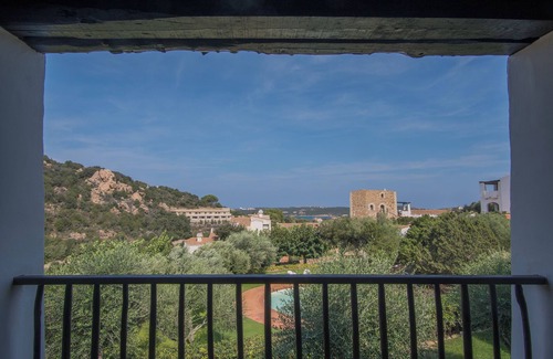 Liscia di Vacca Apartment | Beautiful Il Giardino degli Oleandri one bedroom Premium Apartment sleeps 4