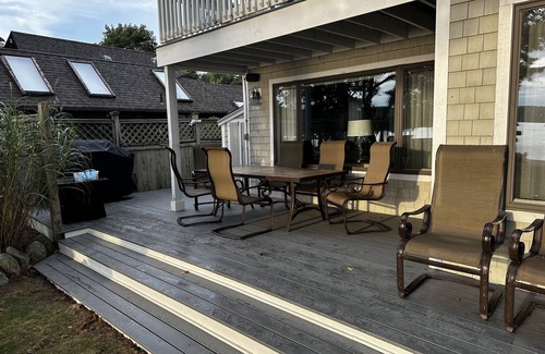 Mashpee House | Beautiful lakefront vacation property in Mashpee