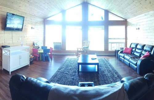 Manitoba Cabin | Beautiful Lakeview Cabin, quiet location, gorgeous sunsets & close to Beaches