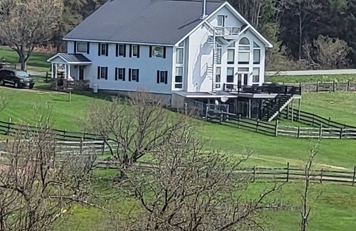 Redfield House | Beautiful Lodge for Weddings, Reunions, Events or Family Gatherings. Sleeps 25+