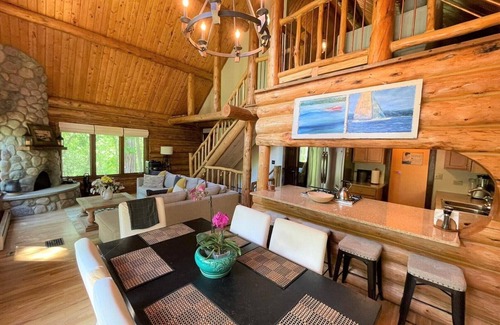Lake Geneva House | Beautiful Log Cabin Retreat on 6 Acres of Forest Only 10 Minutes to Lake Geneva.