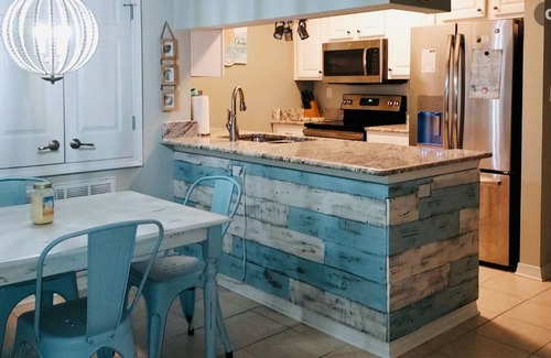Long Beach Condo | Beautiful Long Beach Condo with Ocean View!
