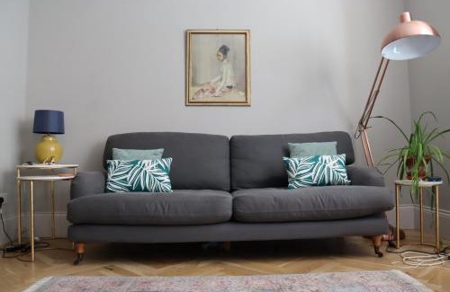 Tollington Apartment | Beautiful maisonnette flat in Islington