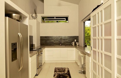 Pavones House | BEAUTIFUL MODERN! Walk To Beach,POOL TABLE,Great Beds, Sleeps 6 in beds 9total