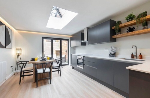Montpellier House | Beautiful Montpellier Retreat