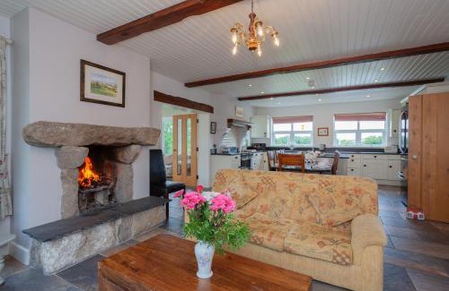 Newry House | Beautiful mountain views & private hot tub