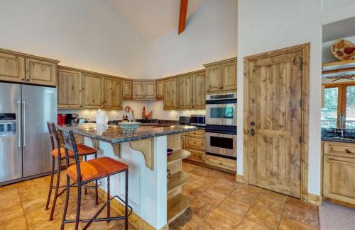 Vail House | Beautiful Mountain Views - Spacious East Vail Home
