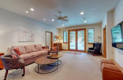 Vail House | Beautiful Mountain Views - Spacious East Vail Home