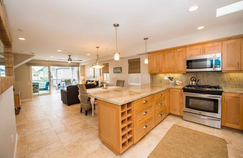 Mission Beach House | Beautiful N. Mission Beach home, Steps to the Ocean and bay, 250+ 5star reviews