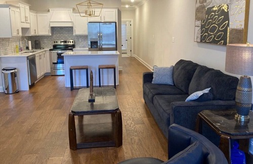 Oxford Condo | Beautiful new Fieldstone Farms 3/3.5 Condo 2 miles from the Grove