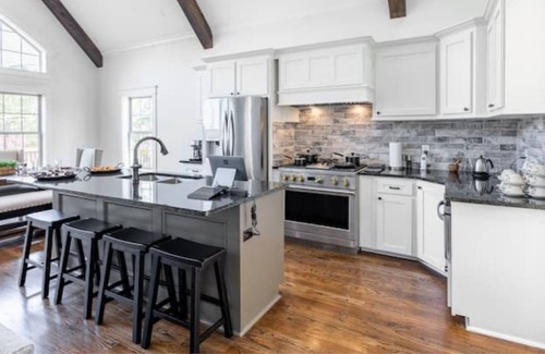 Union House | Beautiful, new home in seclulded area located overlooking a 2-acre pond.