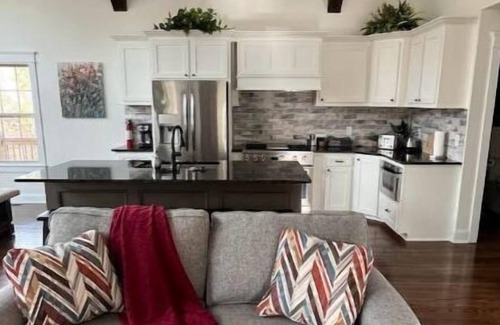 Union House | Beautiful, new home in seclulded area located overlooking a 2-acre pond.