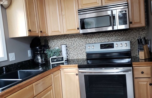 Gouldsboro Ski Chalet | Beautiful New Pocono Chalet!