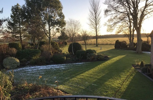 Upper Dean Cottage | Beautiful one bedroom cottage near Kimbolton and Cambridge with stunning views