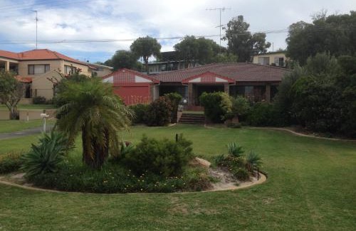 Dawesville House | Beautiful, Peaceful Estuary Views, Five Star Quality