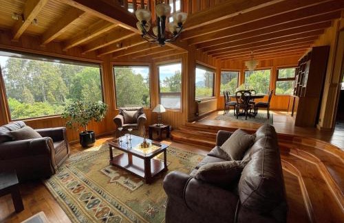 Puerto Varas House | Beautiful Plot Lake and Volcano View