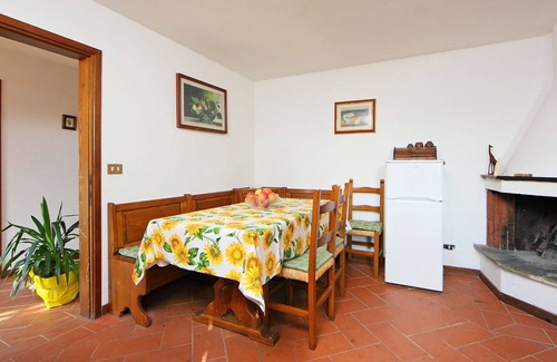 Pieve a Presciano Villa | Beautiful private villa with WIFI, private pool, TV, patio, pets allowed and panoramic view