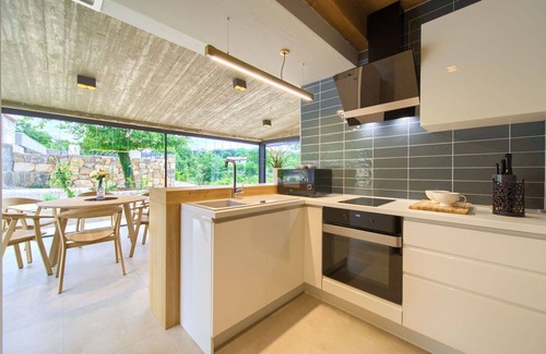 Nenadici House | Beautiful private villa for 6 guests with WIFI, private pool, A/C, TV and patio
