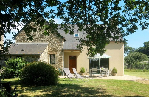 Le Tronchet House | Beautiful private villa for 6 guests with WIFI, TV and terrace