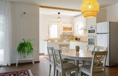 Balatonoszod House | Beautiful private villa for 8 guests with WIFI, A/C, TV and terrace