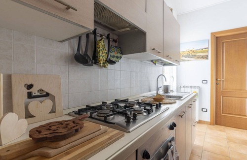 Villa Viani House | Beautiful private villa for 5 people with WIFI, terrace, pets allowed and panoramic view