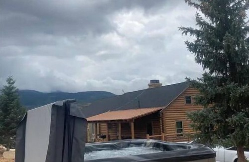 Snowbird Cabin | Beautiful Private Luxury Cabin with Hot Tub