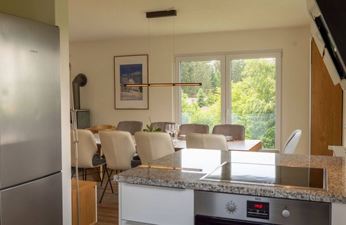 Loffingen House | Beautiful private villa for 9 guests with WIFI, TV, terrace, pets allowed and panoramic view