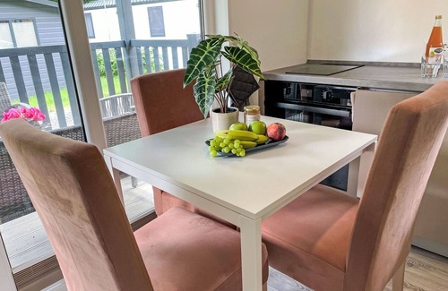 Muritz House | Beautiful private villa for 2 guests with WIFI, TV, terrace and pets allowed