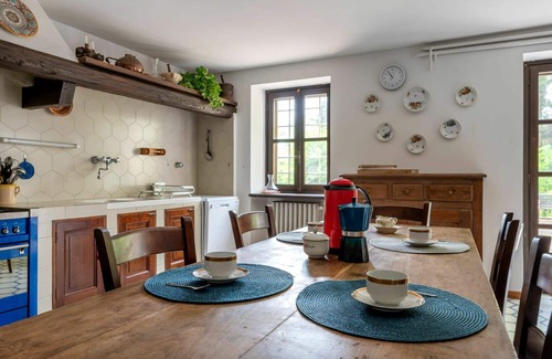 Ferrere House | Beautiful private villa for 12 people with private pool, WIFI, TV, terrace and pets allowed