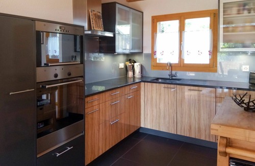 Leytron House | Beautiful private villa for 8 guests with WIFI, TV and terrace