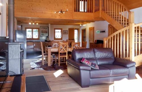 Leytron House | Beautiful private villa for 8 guests with WIFI, TV and terrace