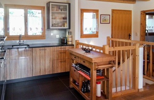 Leytron House | Beautiful private villa for 8 guests with WIFI, TV and terrace