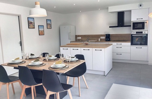 La Fresnais House | Beautiful private villa for 6 guests with WIFI, TV and patio