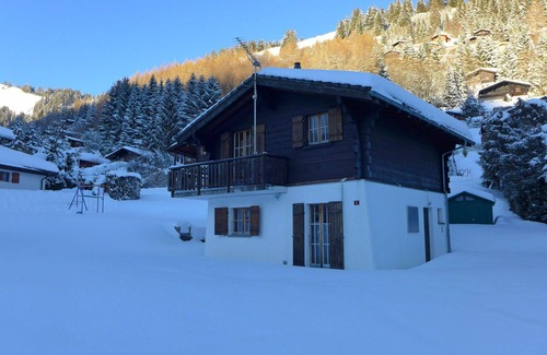 Moleson House | Beautiful private villa for 6 guests with WIFI, TV, patio, pets allowed and panoramic view