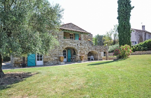 Mons House | Beautiful private villa for 7 guests with pool, A/C, WIFI, TV and patio