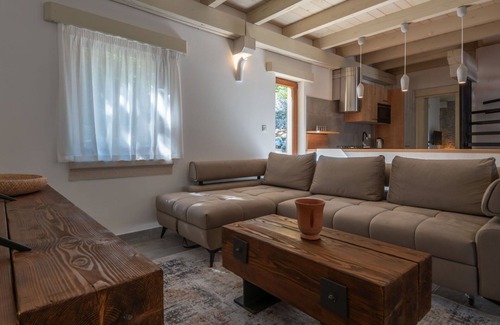 Senj House | Beautiful private villa for 6 people with A/C, hot tub, WIFI, private pool, TV and terrace