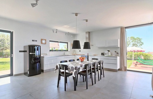 Farini Villa | Beautiful private villa for 8 people with private pool, WIFI, A/C, TV, patio and panoramic view