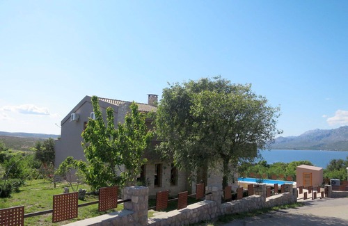 Rovanjska House | Beautiful private villa for 8 people with A/C, private pool, hot tub, WIFI, TV and terrace