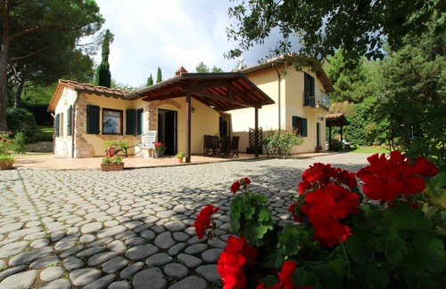 Ponte Buriano Villa | Beautiful private villa for 13 guests with private pool, WIFI, TV and parking