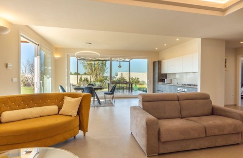 Nardo Villa | Beautiful private villa for 6 guests with WIFI, A/C, private pool, TV, patio and pets allowed