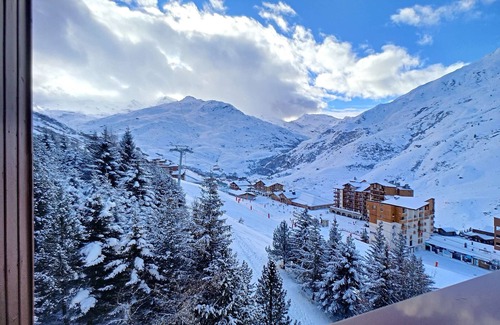 Reberty Apartment | Beautiful renovated 2-room, 4 pers, south-facing, ski-in/ski-out