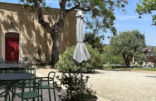 Quarante House | Beautiful renovated Mansion. Family friendly with large secluded garden and pool