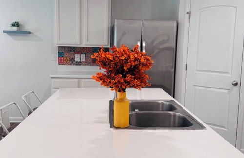 Bagdad House | Beautiful retreat 25 min from Pensacola Beach and 35 min from Navarre Beach