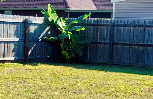 Bagdad House | Beautiful retreat 25 min from Pensacola Beach and 35 min from Navarre Beach