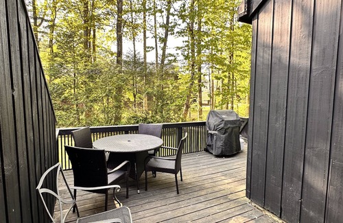Waitsfield Condo | Beautiful riverfront condo w/deck near MRG/Sugarbush