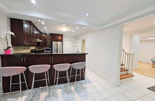 Willowdale House | Beautiful Room in central North York Centre next subway station and free parking