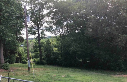 Etowah Condo | Beautiful Room Just Waiting for You!